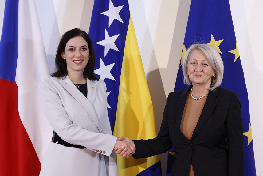 САРАЈЕВО, 28. НОВЕМБРА /СРНА/ - Предсједавајућа Савјета министара Борјана Кришто на данашњем састанку у Сарајеву с предсједником Представничког дома Парламента Чешке Маркетом Адамовом Пекаровом.