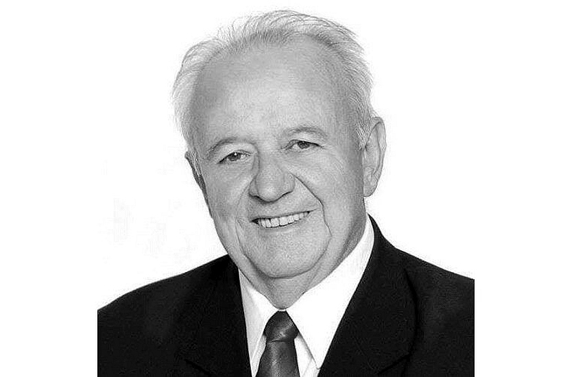 ИСТОЧНО САРАЈЕВО, 27. НОВЕМБРА /СРНА/ - Први директор технике Српског радија Илиџа Младен Капор преминуо је данас у Источном Сарајеву у 73. години.