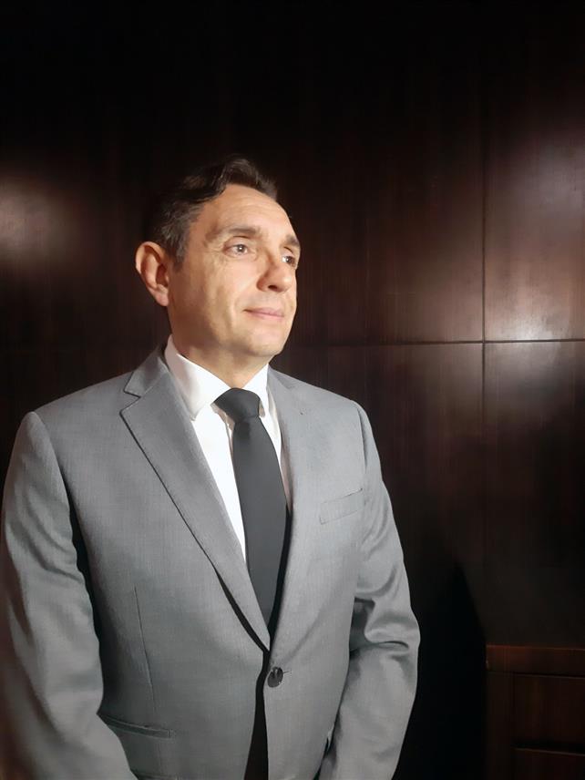 БЕОГРАД, 27. НОВЕМБРА /СРНА/ - Потпредсједник Владе Србије Александар Вулин поручио је вечерас да је српски народ, гдје год да се налази, увијек фактор стабилности и да без сигурног и заштићеног српског народа не може бити ни мирног Балкана.