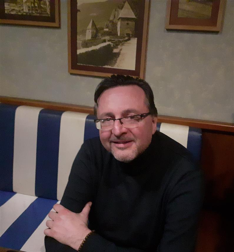 ЗВОРНИК, 29. НОВЕМБРА /СРНА/ - Умјетнички директор Међународног филмског фестивала "Први кадар" Дејан Дабић.