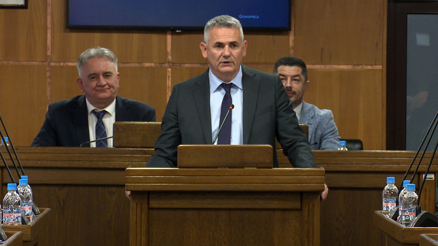 БРЧКО, 29. НОВЕМБРА /СРНА/ - Синиша Милић из СНСД-а нови је градоначелник Брчко дистрикта, одлучено је на данашњој конститутивној сједници Скупштине дистрикта.