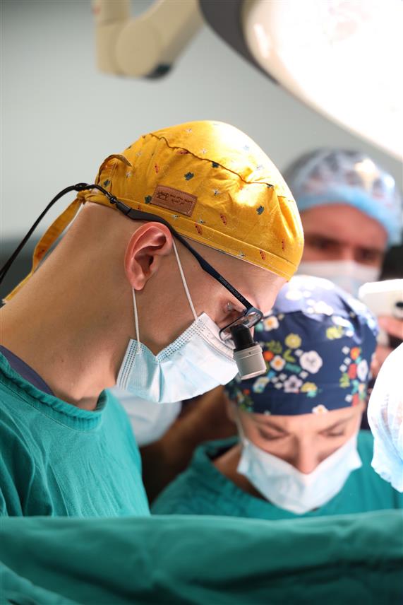 БАЊАЛУКА, 5. НОВЕМБРА /СРНА/ - У Клиници за дјечију хирургију Универзитетског клиничког центра /УКЦ/ Републике Српске први пут је урађена комплексна реконструкција вишеструке урођене аномалије цријева код новорођенчета.