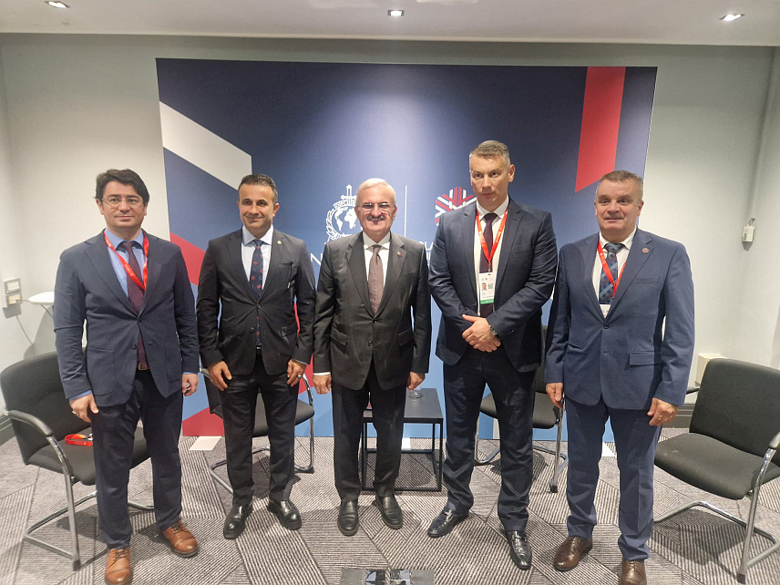 САРАЈЕВО/ГЛАЗГО, 5. НОВЕМБРА /СРНА/ - Министар безбједности у Савјету министара Ненад Нешић током састанка са делегацијом Турске у Глазгову.