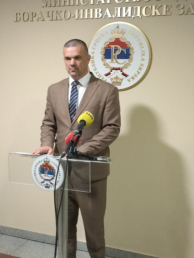 БАЊАЛУКА, 6. НОВЕМБРА /СРНА/ - Помоћник министра за ресор борачко-инвалидске и заштите цивилних жртава рата Републике Српске Небојша Видаковић на конференцији за новинаре у Бањалуци.