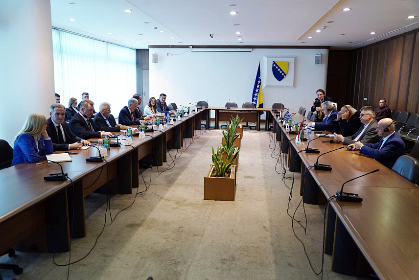 САРАЈЕВО, 6. НОВЕМБРА /СРНА/ - Чланови делегације Међународног секретаријата Међупарламентарне скупштине православља /МСП/ истакли су данас током сусрета са члановима Заједничког колегијума оба дома Парламентарне скупштине БиХ да снажно подржавају европски пут БиХ.