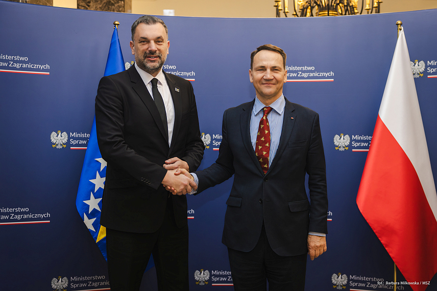 САРАЈЕВО/ВАРШАВА, 6. НОВЕМБРА /СРНА/ - Министар иностраних послова у Савјету министара Елмедин Конаковић и министар спољних послова Пољске Радослав Сикорски на састанку у Варшави.