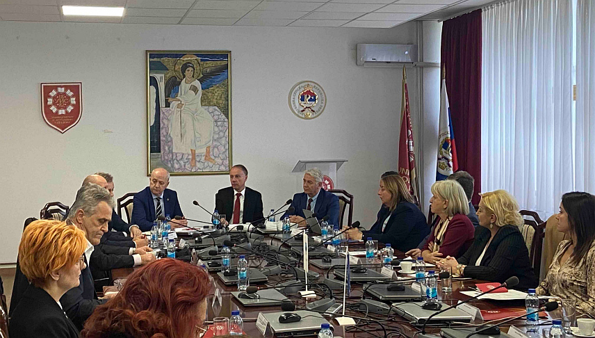 ИСТОЧНО САРАЈЕВО, 8. НОВЕМБРА /СРНА/ - Заједничка сједница ректорских конференција Републике Српске и Србије у Источном Сарајеву.