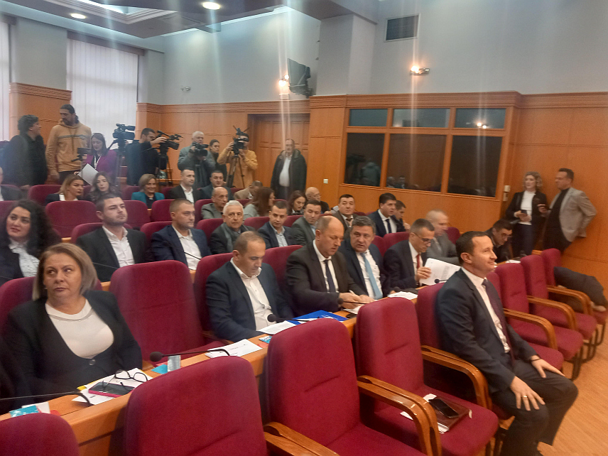 ТРЕБИЊЕ, 10. ДЕЦЕМБРА /СРНА/ - У Требињу је данас одржана конститутивна сједница Скупштине града на којој је за предсједника градског парламента изабран Здравко Бутулија.