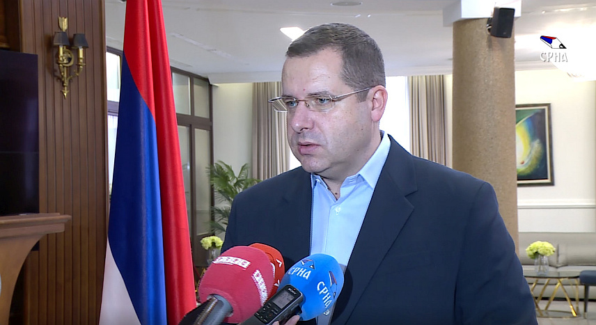 БАЊАЛУКА, 12. ДЕЦЕМБРА /СРНА/ - Опозиција у Републици Српској добила је налог да крене са протестима како би почела да дијели народ, али су се преварили, јер Милорад Додик остаје предсједник Српске и њега ће бирати народ, рекао је портпарол СНСД-а Радован Ковачевић.
