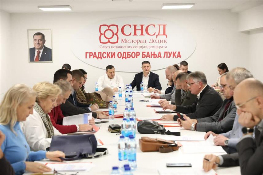 БАЊАУКА, 12. ДЕЦЕМБРА /СРНА/ - Сједница Предсједништва Градског одбора СНСД Бањалука.