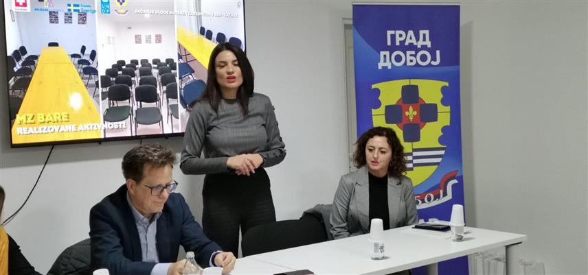 ДОБОЈ, 13. ДЕЦЕМБРА /СРНА/ - У Добоју су данас представљени резултати четворогодишњег пројекта у оквиру којег је утрошено укупно 292.622 КМ за инфраструктурну подршку за шест мјесних заједница.