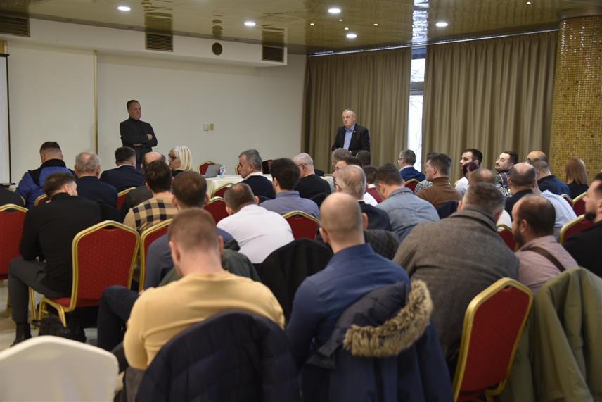 БАЊАЛУКА, 13. ДЕЦЕМБРА /СРНА/ - Изборна скупштина Удружења хирурга Републике Српске у Бањалуци.