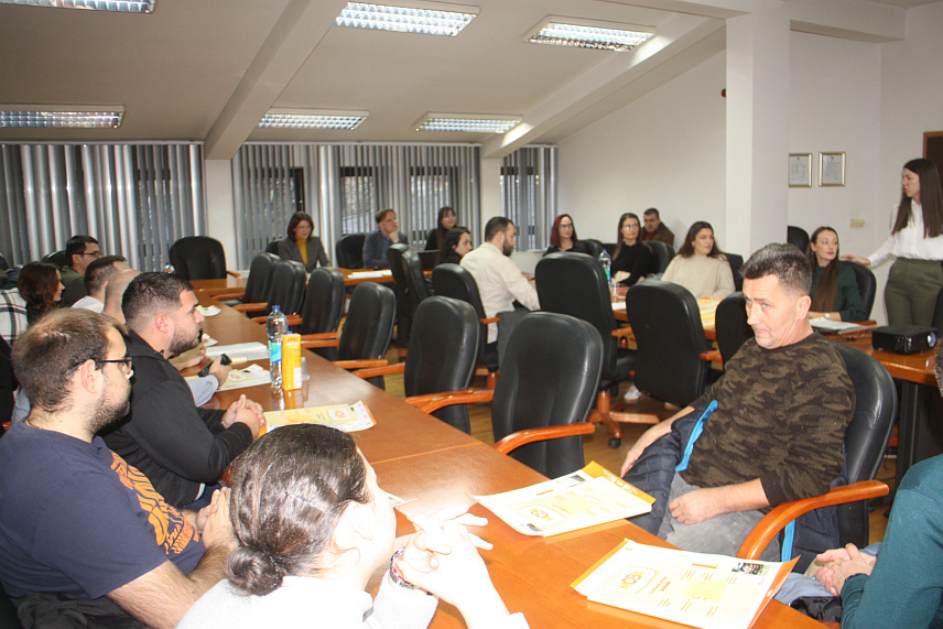 МОДРИЧА, 13. ДЕЦЕМБРА /СРНА/ - Омладинска банка Модрича ове године је реализовала 19 пројеката укупне вриједности 53.126 КМ, у којима је учествовало 426 волонтера - чланова неформалних група младих са подручја ове локалне заједнице.