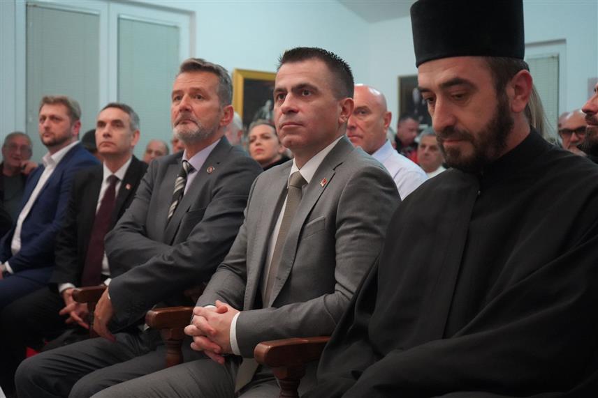 БЕЧИЋИ, 15. ДЕЦЕМБРА /СРНА/ - Министар без портфеља у Влади Србије задужен за односе са дијаспором Ђорђе Милићевић на манифестацији "Вече Васојевића и пријатеља Васојевића" у Бечићима.