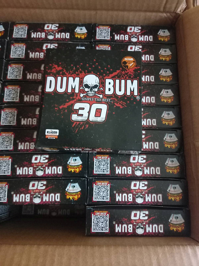 БИЈЕЉИНА, 16. ДЕЦЕМБРА /СРНА/ - У мјесту Љељенча у Бијељини одузета су пиротехничка средства приликом контроле аутомобила "шкода" којим је управљало лице из Градачца.