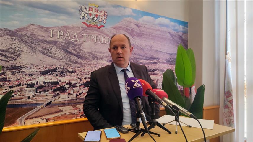 ТРЕБИЊЕ, 17. ДЕЦЕМБРА /СРНА/ - Генерални директор "Електропривреде Републике Српске" /ЕРС/ Лука Петровић.