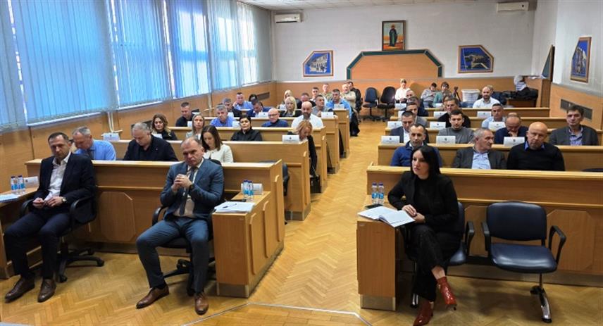 ЗВОРНИК, 17. ДЕЦЕМБРА /СРНА/ - Скупштине града Зворника усвојила је данас Нацрт буџета за 2025. годину у износу од 55.936.400 КМ, који је већи за 9,3 милиона КМ у односу на ребаланс за ову годину.