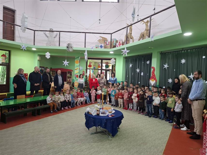 ВИШЕГРАД, 19. ДЕЦЕМБРА /СРНА/ - Начелник Вишеграда Младен Ђуревић је данас присуствовао обиљежавању славе вишеградског вртића "Невен".
