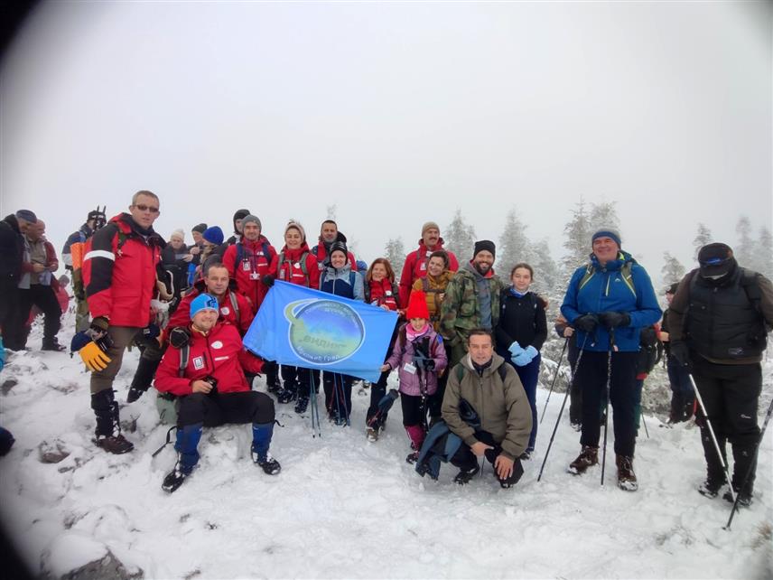 МРКОЊИЋ ГРАД, 1. ДЕЦЕМБРА /СРНА/ - Стотињак планинара из западног дијела Републике Српске учествовало је данас у планинарском успону на највиши врх планине Курозеб од 1.604 метра надморске висине.