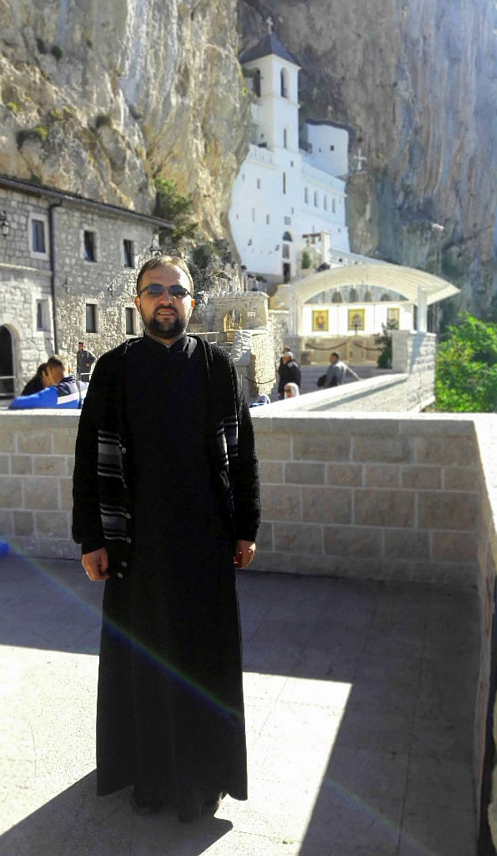 НОВИ ГРАД, 1. ДЕЦЕМБРА /СРНА/ - Пољавничко равнички парох Небојша Њежић.	