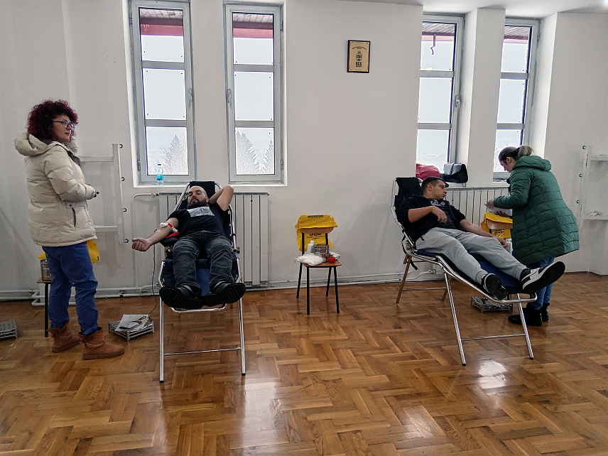 СОКОЛАЦ, 23. ДЕЦЕМБРА /СРНА/ - На Сокоцу су прикупљене 52 дозе крви у данашњој акцији за коју се пријавило 60 лица, рекла је Срни шеф Службе за трансфузију при Болници "Србија" Јелена Стојановић Лукић.