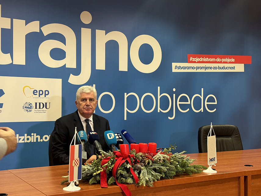 МОСTАР, 23. ДЕЦЕМБАР /СРНА/ - Предсједник ХДЗ-а БиХ Драган Човић на конференцији за новинаре у Мостару.