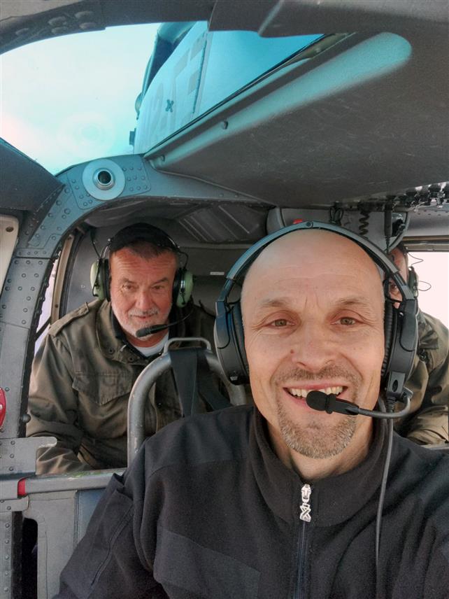 БАЊАЛУКА, 26. ДЕЦЕМБРА /СРНА/ - Предсједник Владе Републике Српске Радован Вишковић дао је налог Хеликоптерском сервису Републике Српске и Горској служби за спасавање да притекну у помоћ народу у завијаним селима на територији општине Дрвар, као и на планинама Мајевици и Мањачи, истакли су из Владе.