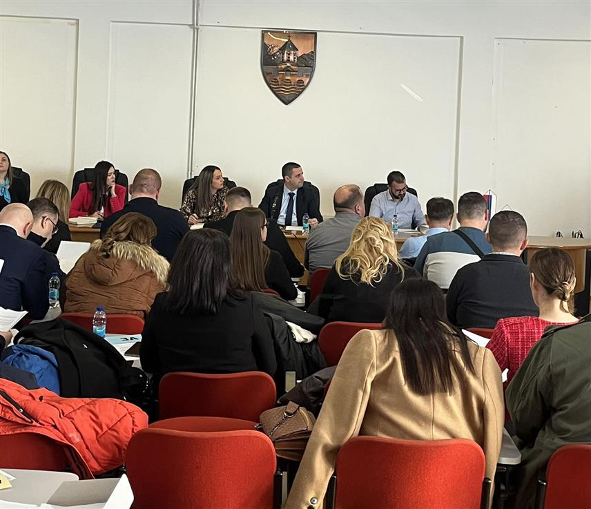 КОЗАРСКА ДУБИЦА, 27. ДЕЦЕМБРА /СРНА/ - Сједница Скупштине општине Козарска Дубица.