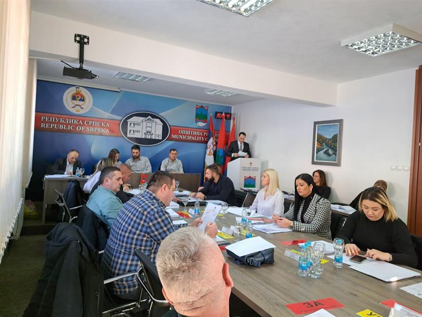 РИБНИК, 27. ДЕЦЕМБРА /СРНА/ - Скупштина општине Рибник усвојила је данас ребаланс буџета за текућу годину у износу од 6.384.342 КМ и буџет за наредну годину у износу од 9.004.707 КМ.