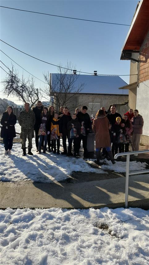БИЈЕЉИНА, 30. ДЕЦЕМБРА /СРНА/ - У оквиру традиционалне хуманитарне акције "Пакетић више!" на подручју града Бијељина прикупљено је око 1.000 пакетића за социјално угрожену, дјецу са потешкоћама у развоју, из вишечланих породица, као и за дјецу на простору Косова и Метохије.