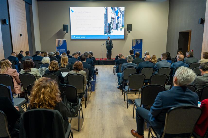 САРАЈЕВО, 31. ДЕЦЕМБРА /СРНА/ - Годишњи сусрет службеника Централне банке БиХ, на којем су представљени резултати за ову годину и Стратешки план за период 2025-2027. године.