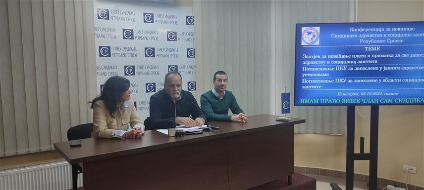 БАЊАЛУКА, 3. ДЕЦЕМБРА /СРНА/ - Вршилац дужности предсједника Синдиката здравства и социјалне заштите Републике Српске Милош Пурковић и предсједник синдиката Центра за социјални рад Бањалука Миодраг Бабић на конференцији за новинаре у Бањалуци након састанка са министром здравља и социјалне заштите Српске Аленом Шеранићем.