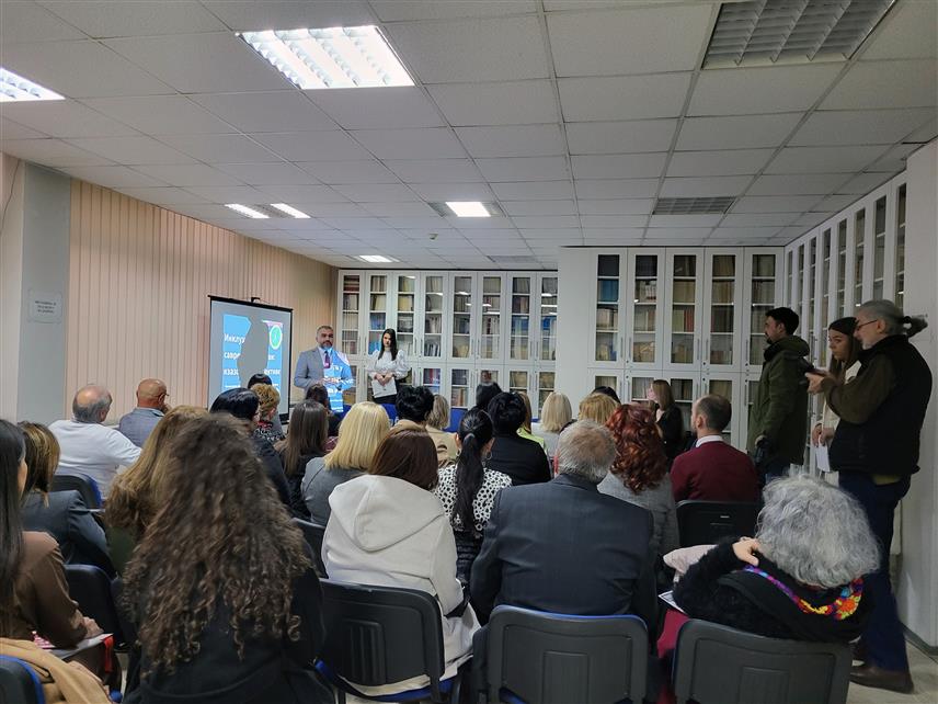 ПАЛЕ, 3. ДЕЦЕМБРА /СРНА/ - Декан Филозофски факултет Универзитета у Источном Сарајеву Владан Бартула рекао је да на панел-дискусији учествују наставници основних и средњих школа из Српске и представници удружења за дјецу и омладину са потешкоћама како би видјели које су то перспективе и изазови, те колико Универзитет и високо образовање могу да помогну када је ријеч о овој проблематици.