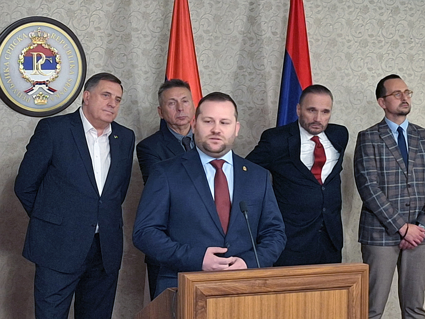 ИСТОЧНО САРАЈЕВО, 5. ДЕЦЕМБРА /СРНА/ - Вршилац дужности директора "Службеног гласника Републике Српске" Милош Лукић оцијенио да је учестало заказивање рочишта који се пред Судом БиХ одржавају против њега и предсједника Републике Српске Милорада Додика представља чисто убрзање судског процеса.