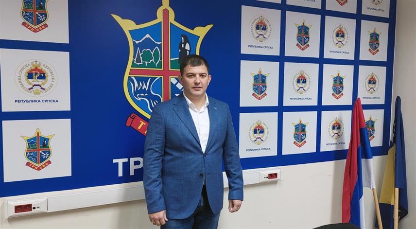 ТРНОВО, 6. ДЕЦЕМБРА /СРНА/ - Начелник општине Трново Мирослав Бјелица рекао је Срни да ће најављена већа помоћ Владе Републике Српске неразвијеним и изразито неразвијеним општинама значити много за сервисирање редовних обавеза, а можда и за реализацију неких већих пројеката.