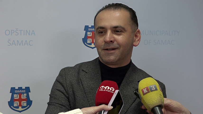 	ШАМАЦ, 9. ДЕЦЕМБРА /СРНА/ - Традиционална осма "Зимска чаролија на Ушћу" биће одржана на градском тргу у Шамцу од 24. децембра до 4. јануара, а поред низа садржаја, новина ове године је сајам олдтајмера, изјавио је начелник општине Шамац Ђорђе Милићевић.	

