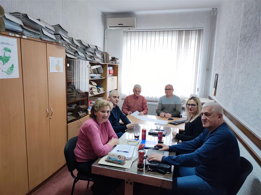 БАЊАЛУКА, 9. ДЕЦЕМБРА /СРНА/ - Републичка управа за геодетске и имовинско-правне послове /РУГИПП/ извршила је данас у Лопарама примопредају катастарских операта и планова за катастарску општину Растошница, град Зворник, која се припаја катастарској општини Подгора, општина Лопаре.