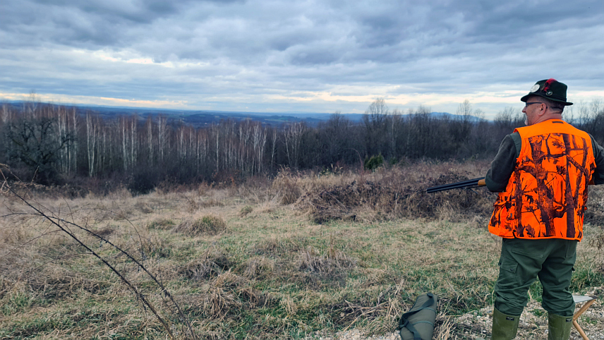 ДОБОЈ, 11. ФЕБРУАРА /СРНА/ - Седам шакала и једна лисица одстријељено је данас на подручју Липе код Добоја током лова који је за своје чланове организовало добојско Ловачко удружење "Фазан".