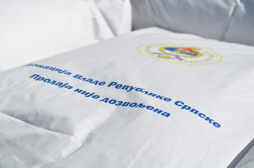 ИСТОЧНО САРАЈЕВО, 12. ФЕБРУАРА /СРНА/ - Црвени крст Републике Српске од сутра започиње дистрибуцију нових 530 тона брашна за кориснике јавних кухиња и социјално-угрожено становништво у Српској посредством општинских и градских организација, те уз сарадњу са Министарством трговине и туризма Републике Српске.