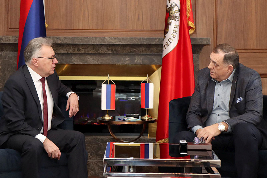 БАЊАЛУКА, 13. ФЕБРУАРА /СРНА/ - Предсједник Републике Српске Милорад Додик и амбасадор Руске Федерације у БиХ Игор Калабухов. /фото - Борислав Здриња/