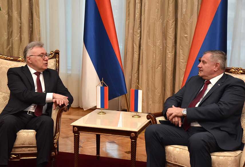 БАЊАЛУКА, 13. ФЕБРУАРА /СРНА/ - Предсједник Владе Републике Српске Радован Вишковић на састанку са руским амбасадором у БиХ Игором Калабуховим.