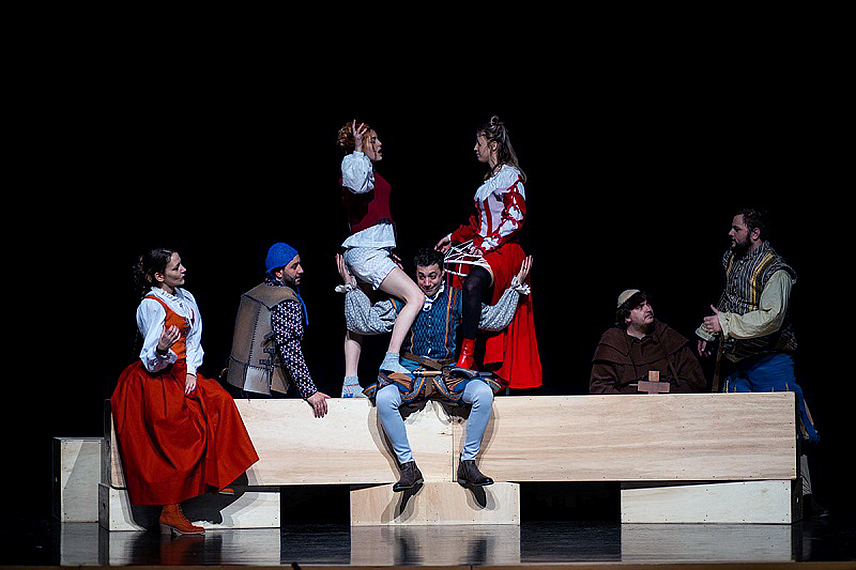 БИЈЕЉИНА, 14. ФЕБРУАРА /СРНА/ - Градско позориште "Семберија" у Бијељини за ову календарску годину најављује чак четири премијере, а прва од њих под радним називом "Пјевање и ћутање" биће пред публиком већ почетком априла и посвећна је пјевачици Софки Николић, бијељинској диви свјетске репутације.