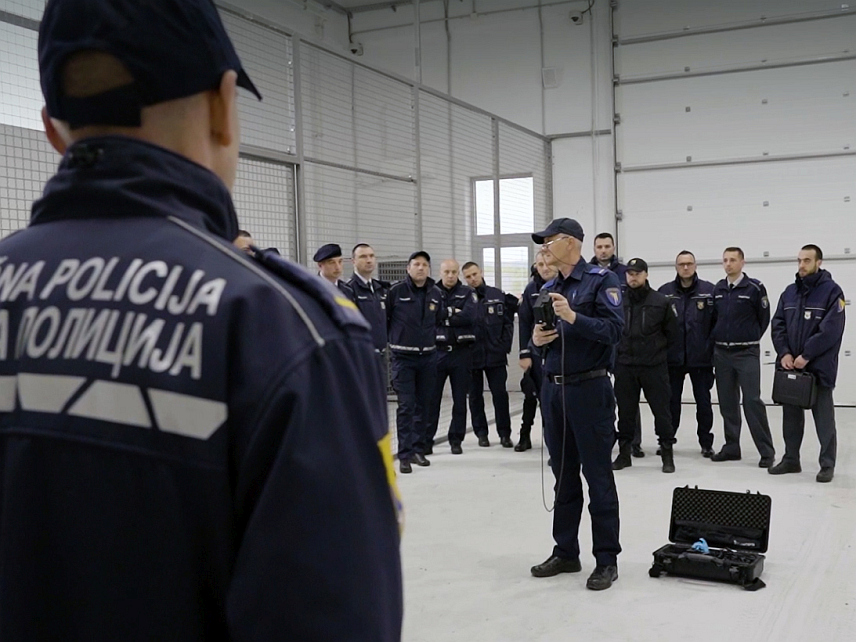 САРАЈЕВО, 14. ФЕБРУАРА /СРНА/ - Европска унија најавила је подршку за пројекат у вриједности 6,4 милиона евра за јачање управљања границама и миграцијама у БиХ који ће се фокусирати на побољшање интегрисаног управљања границама у складу са стандардима људских права.