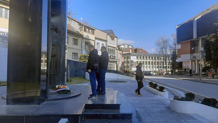 ЗВОРНИК, 14. ФЕБРУАРА /СРНА/ -Представници борачких организација града Зворника данас су полагањем вијенаца на споменик за 1.084 погинула борца у протеклом рату обиљежили Дан бораца Одбрамебно-отаџбинског рата Републике Српске.