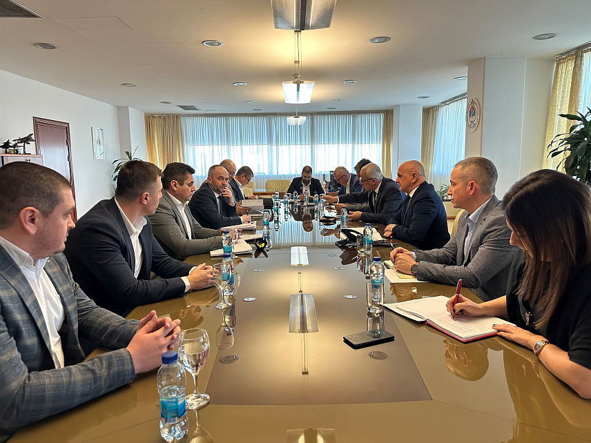 БАЊАЛУКА, УГЉЕВИК, 14. ФЕБРУАРА /СРНА/ - Министар енергетике и рударства Републике Српске Петар Ђокић током састанка са представницима управе овог предузећа и "Електропривреде Републике Српске".