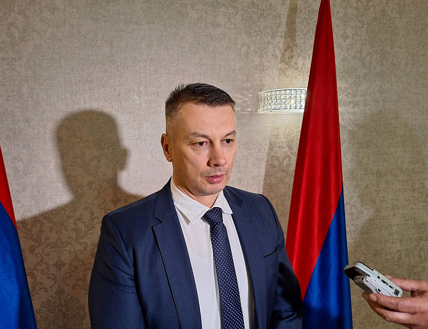 ИСТОЧНО САРАЈЕВО, 14. ФЕБРУАРА /СРНА/ - Министар безбједности у Савјету министара Ненад Нешић на конференцији за новинаре.