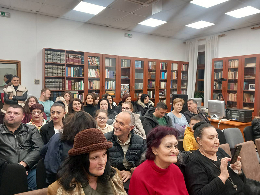 TРЕБИЊЕ, 14. ФЕБРУАРА /СРНА/ - Књига за дјецу "Чудесни печурак" аутора Дубравке Вујиновић која говори о посебности дјеце са потешкоћама у разоју, представљена је вечерас у Народној библиотеци Требиње.