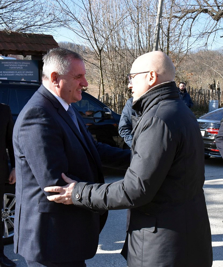 ОРАШАЦ, 15. ФЕБРУАРА /СРНА/ - Предсједник Владе Републике Српске Радован Вишковић поручио је да је Сретење - Дан државности Србије један је од највеличанственијих датума српске славне историје.