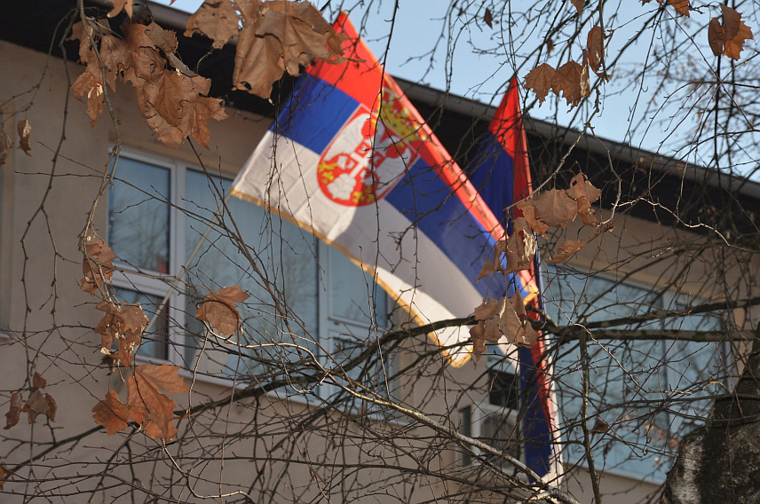 ПРИЈЕДОР, 15. ФЕБРУАРА /СРНА/ - Дан државности Србије обиљежава се и у Приједору истицањем застава Српске и Србије и синхронизованим ватрометом.