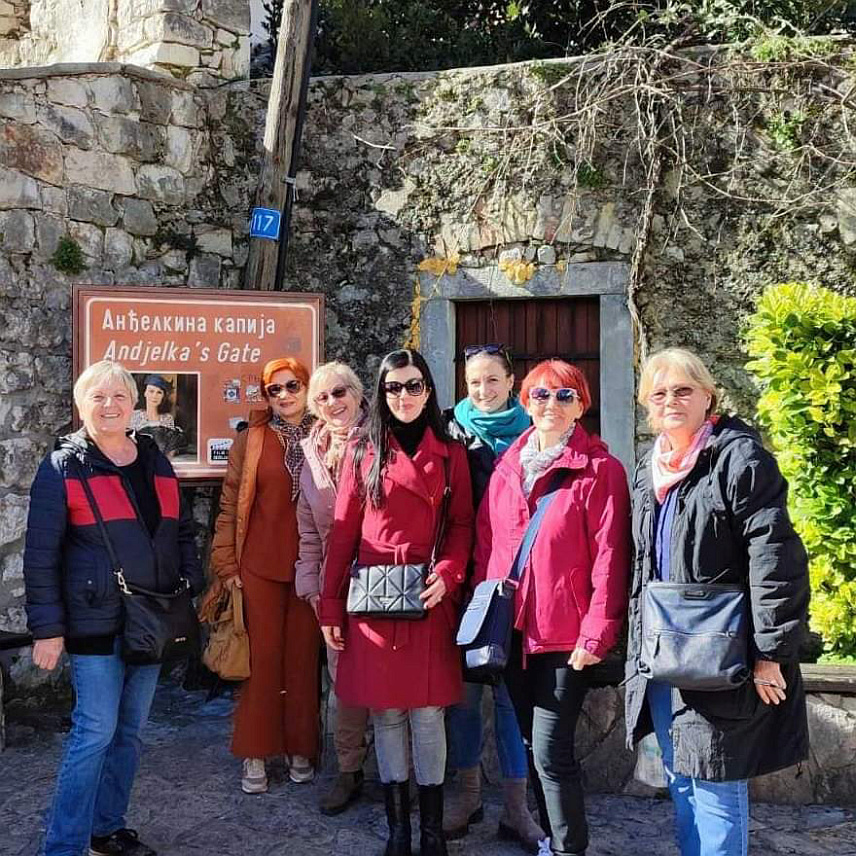 ТРЕБИЊЕ, 16. ФЕБРУАРА /СРНА/ - Промотивна кампања "Сретење у Требињу" је успјешна, одзив туриста је изузетно велики, а смјештајни капацитети у граду су попуњени.